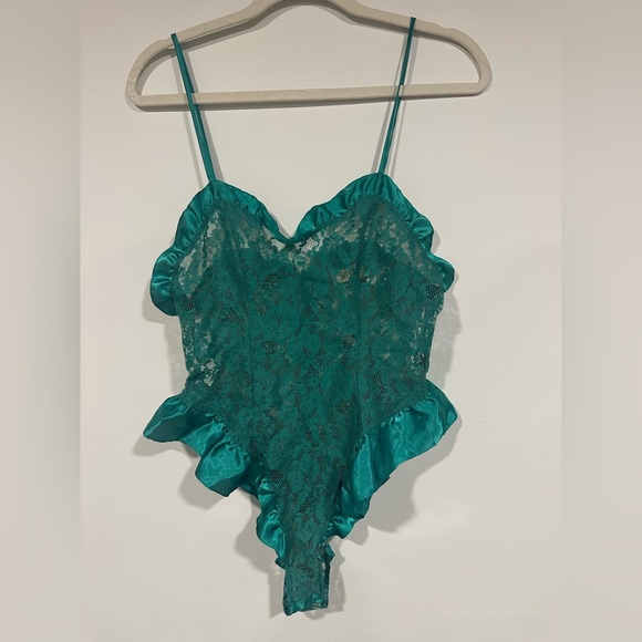 Vintage Victorias Secret Gold Label Green Lace Satin Ruffle Teddy Bodysuit M - Picture 1 of 3